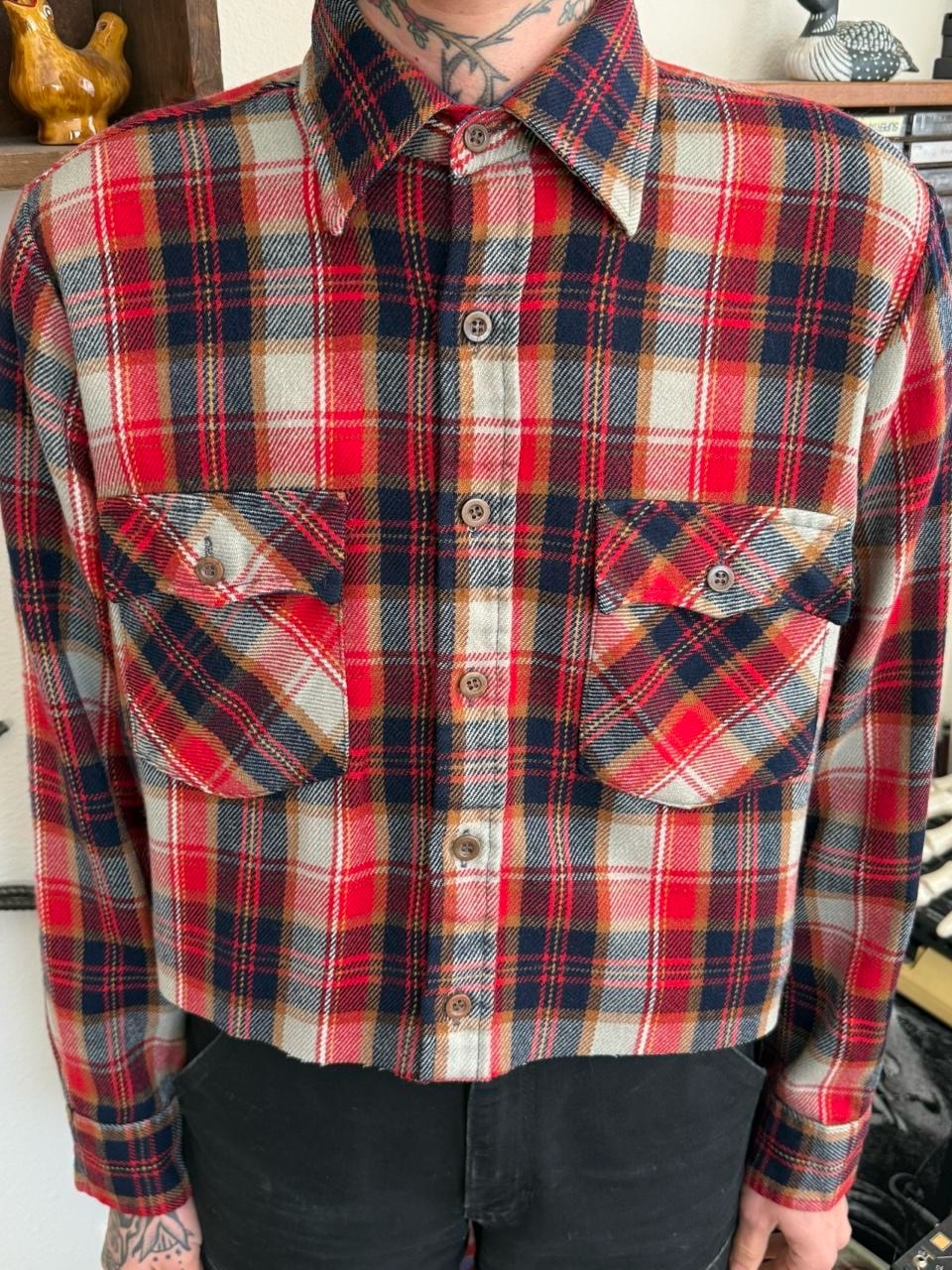 Vintage 80s Plaid Cropped Boxy Flannel ~ Size Medium